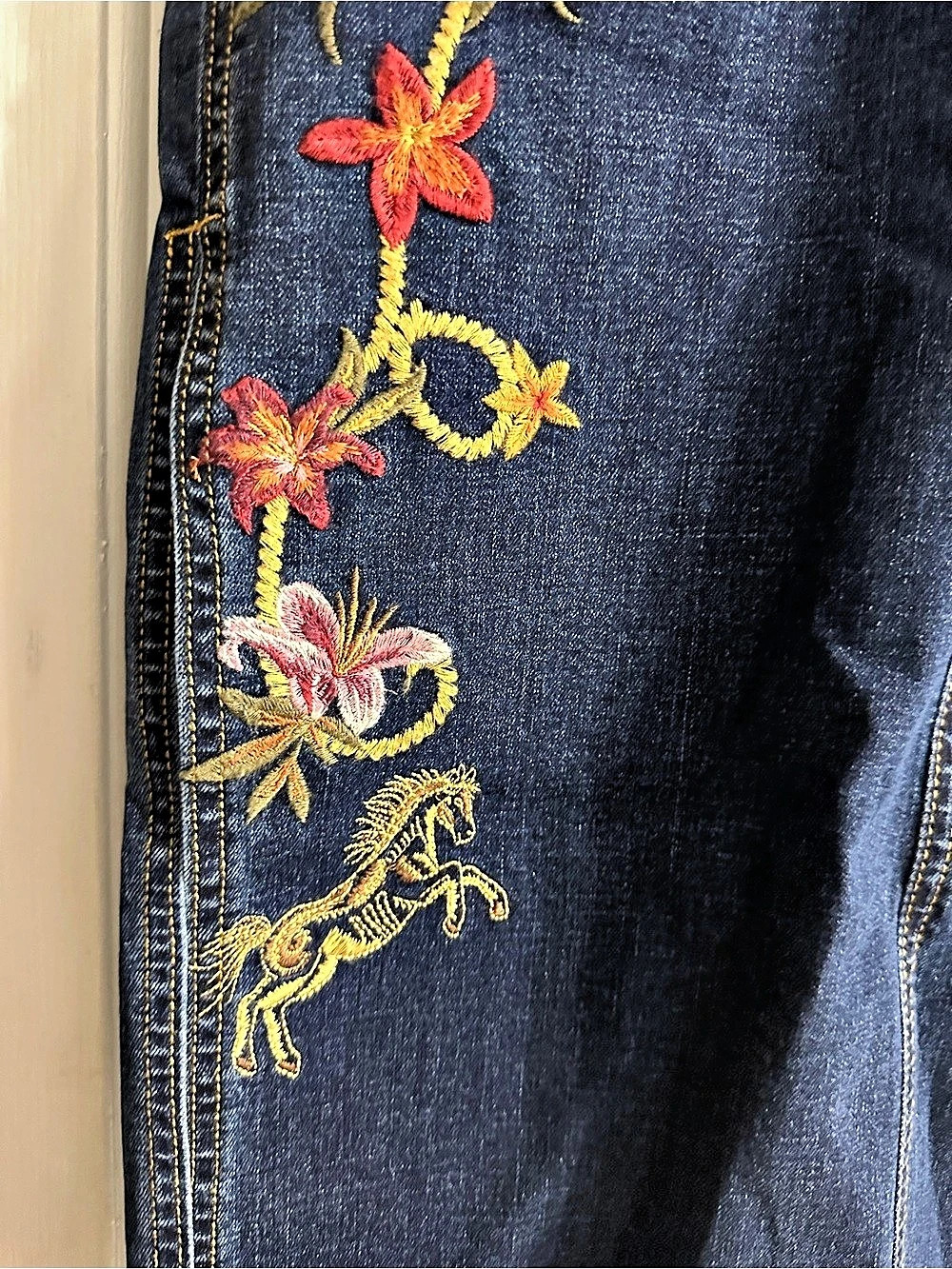 Driftwood Savannah Midi Floral Embroidered Midi Skirt Blue Size 4 nwt - Picture 4 of 5